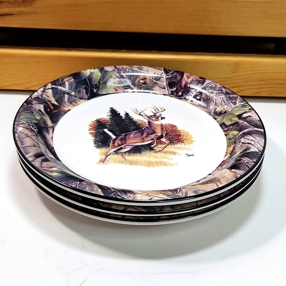 Whitetail Buck Deer Salad Plates by Al Agnew RealTree, Set of 3 - Picture 2 of 13
